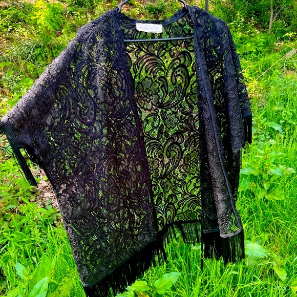 Abercrombie & Fitch 1920s-Inspired Black Lace Kimono, One Size - Picture 4 of 6